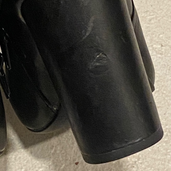 Lauren Ralph Lauren black leather heeled zip up booties. sz 8.5 - Picture 16 of 16